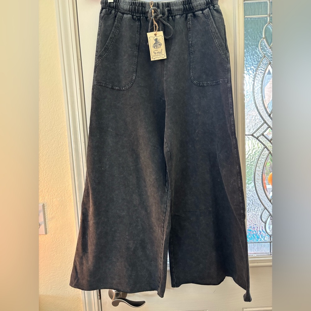 EASEL "Extra Wides" Mineral Washed Cotton Wide Flared Leg Pants, Pockets Raw Hem